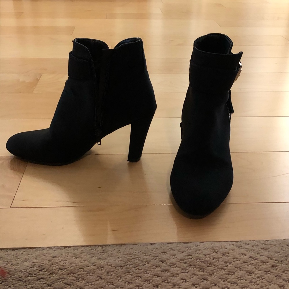 Unisa Black Boots